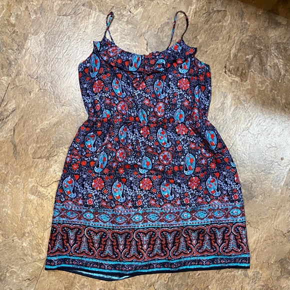 Cute dress - Picture 1 of 2